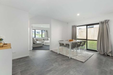 Photo of property in 3 Rosslands Avenue, Karaka, 2124
