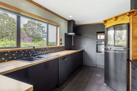 Photo of property in 20 Kiri Road, Te Kiri, Opunake, 4682