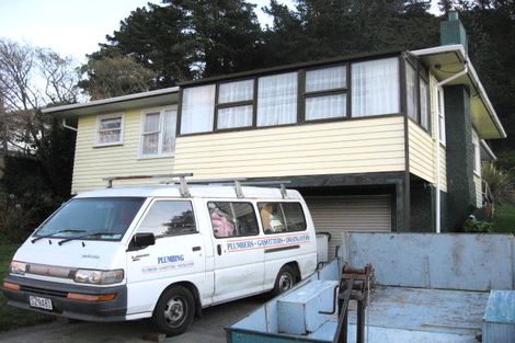 Photo of property in 125 Wainuiomata Road, Wainuiomata, Lower Hutt, 5014