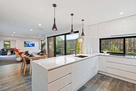 Photo of property in 12 Mackillop Way, Brooklands, New Plymouth, 4310