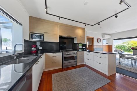 Photo of property in 549 Great South Road, Rosehill, Papakura, 2113