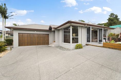 Photo of property in 17 Roseville Road, Gulf Harbour, Whangaparaoa, 0930
