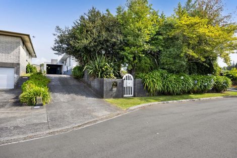 Photo of property in 15 Kauri Street, Inglewood, 4330