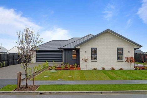 Photo of property in 5 Ferbane Way, Halswell, Christchurch, 8025