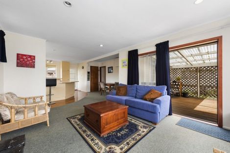 Photo of property in 16 Granville Street, Silverstream, Upper Hutt, 5019