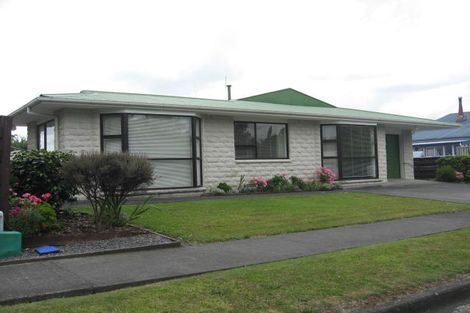 Photo of property in 1 Cedar Crescent, Feilding, 4702
