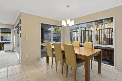 Photo of property in 16 Kittiwake Drive, Schnapper Rock, Auckland, 0632
