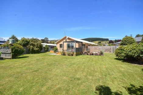 Photo of property in 8 Sandown Street, Waihola, Milton, 9073