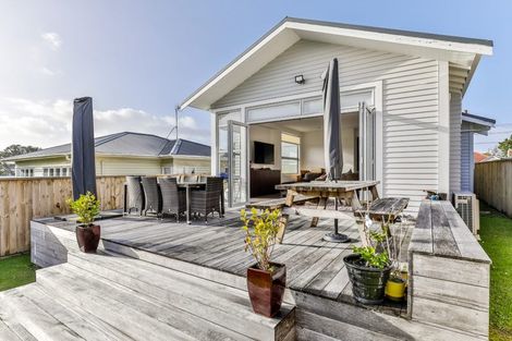 Photo of property in 217 Meola Road, Point Chevalier, Auckland, 1022