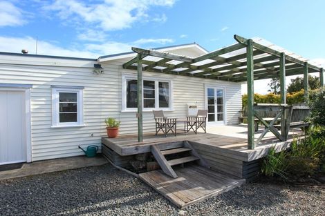 Photo of property in 39a Wallis Street, Raglan, 3225