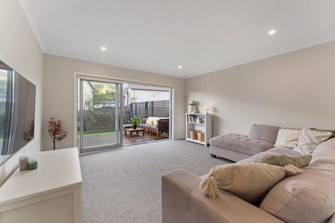 Photo of property in 30 Bluff Road, Kenepuru, Porirua, 5022