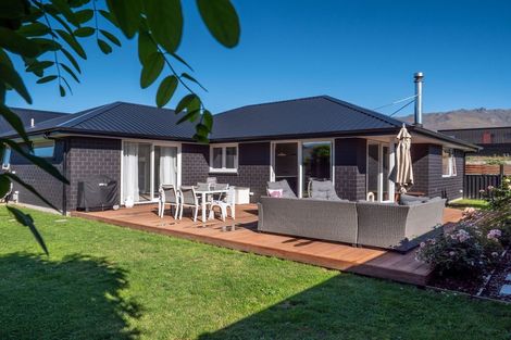 Photo of property in 46 Stratford Drive, Mount Pisa, Cromwell, 9383