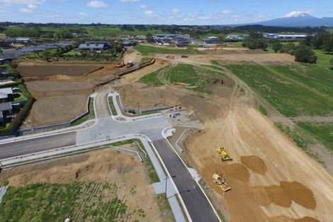 Photo of property in 11 Oakmont Crescent, Waiwhakaiho, New Plymouth, 4312