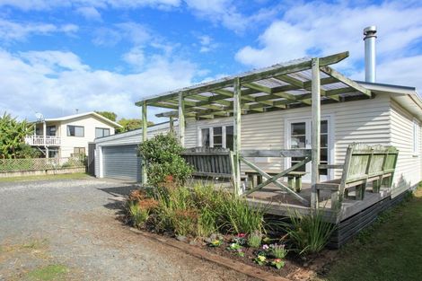 Photo of property in 39a Wallis Street, Raglan, 3225