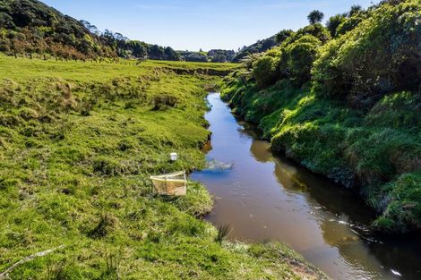 Photo of property in 4020 Mokau Road, Tongaporutu, Urenui, 4376