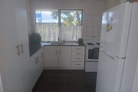 Photo of property in 17 Oreil Avenue, West Harbour, Auckland, 0618