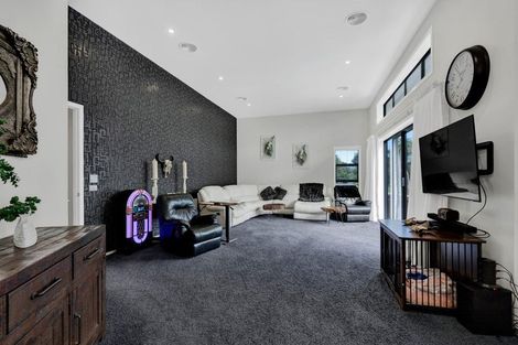 Photo of property in 10 Augusta Grove, Waiwhakaiho, New Plymouth, 4312