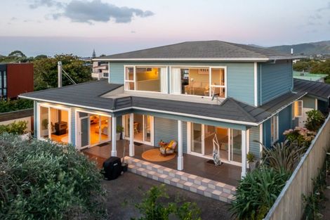 Photo of property in 30 Newry Road, Raumati Beach, Paraparaumu, 5032