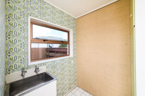 Photo of property in 15a Carthew Street, Feilding, 4702