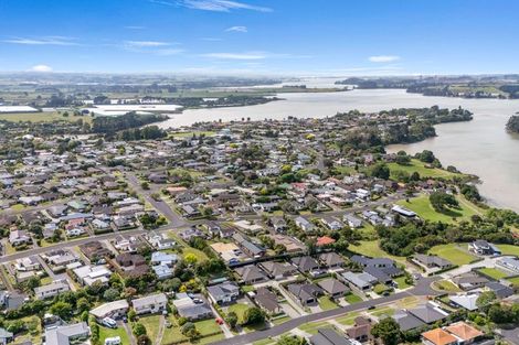Photo of property in 30 Owens Road, Waiuku, 2123