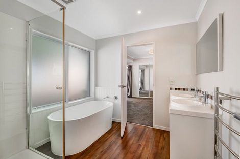 Photo of property in 5b Kestrel Heights, Arkles Bay, Whangaparaoa, 0932