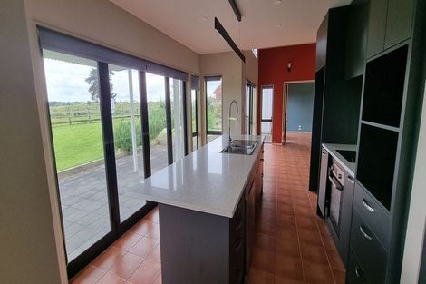 Photo of property in 256 Sutton Road, Drury, Papakura, 2584