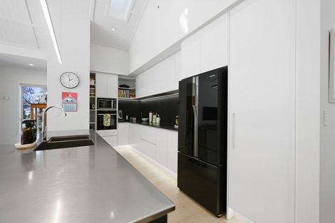 Photo of property in 8 Taylor Street, Cambridge, 3434