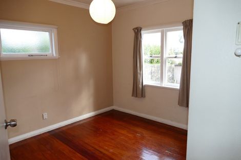 Photo of property in 77 Lake Road, Devonport, Auckland, 0622