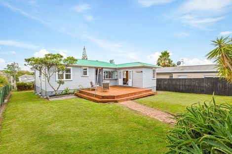 Photo of property in 2/32 Kamara Road, Glen Eden, Auckland, 0602