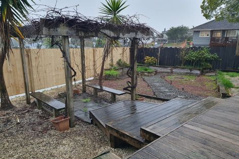 Photo of property in 71 Stottholm Road, Titirangi, Auckland, 0604