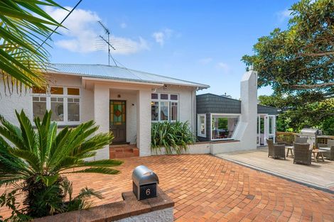 Photo of property in 6 Mollyhawk Place, Birkenhead, Auckland, 0626