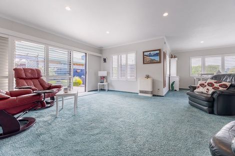 Photo of property in 2 Jeannie Way, Waikanae Beach, Waikanae, 5036