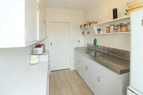 Photo of property in Victoria Court, 11/4 Queen Street, Mount Victoria, Wellington, 6011