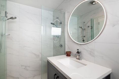 Photo of property in 9c Totara Grove, Hillcrest, Auckland, 0627