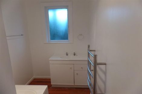 Photo of property in 16 Trojan Crescent, New Lynn, Auckland, 0600
