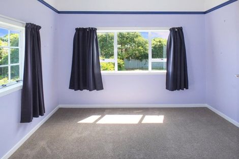 Photo of property in 67 Avenue Road, Foxton, 4814