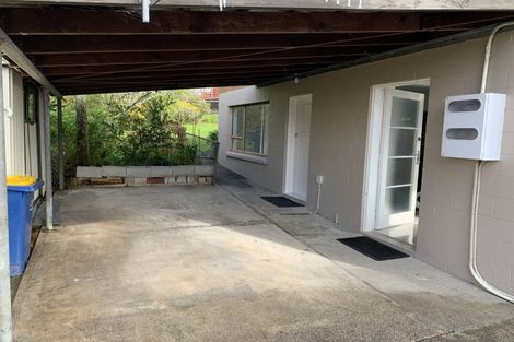 Photo of property in 11 Ian Place, Glendene, Auckland, 0602