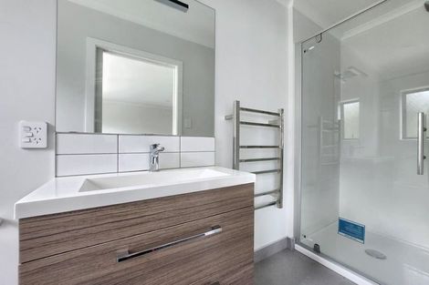 Photo of property in 28a Redwood Avenue, Tawa, Wellington, 5028