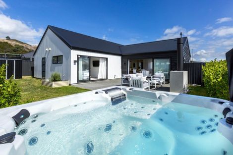 Photo of property in 20 Salisbury Crescent, Wallaceville, Upper Hutt, 5018