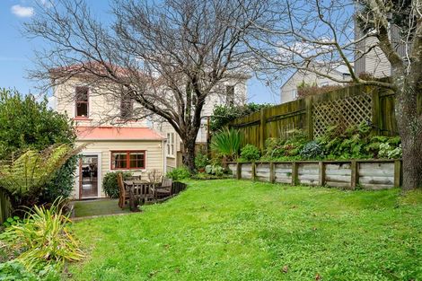 Photo of property in 6 Stanley Street, Berhampore, Wellington, 6023