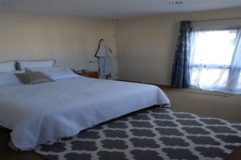 Photo of property in 6 San Valentino Drive, Henderson, Auckland, 0612