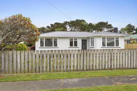 Photo of property in 50 Ramanui Avenue, Hawera, 4610