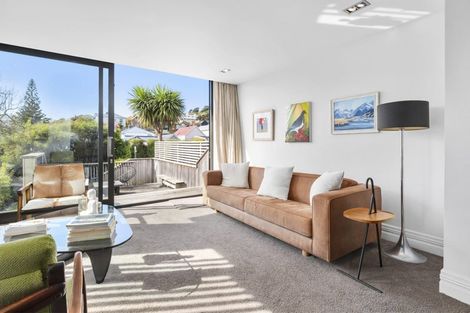 Photo of property in 7 Queen Street, Mount Victoria, Wellington, 6011