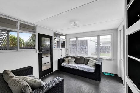 Photo of property in 59 Camberwell Road, Hawera, 4610