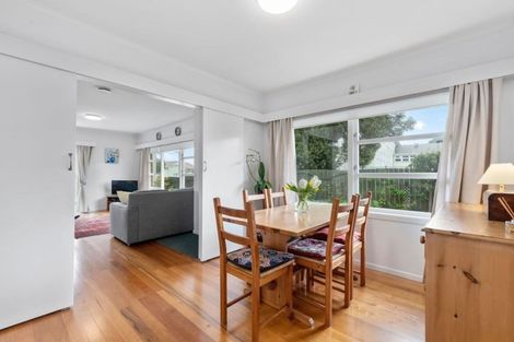 Photo of property in 1/126a Vauxhall Road, Narrow Neck, Auckland, 0624