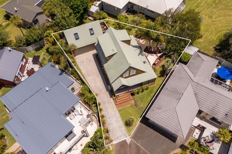 Photo of property in 12 Cathedral Court, Hahei, Whitianga, 3591