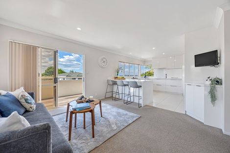 Photo of property in 16 Tornado Place, West Harbour, Auckland, 0618