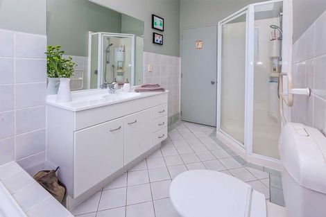 Photo of property in 9 Fearnley Grove, Albany, Auckland, 0632