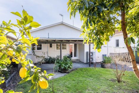 Photo of property in 7 Winifred Street, Napier South, Napier, 4110