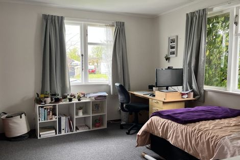 Photo of property in 6 Ayr Place, Hokowhitu, Palmerston North, 4410